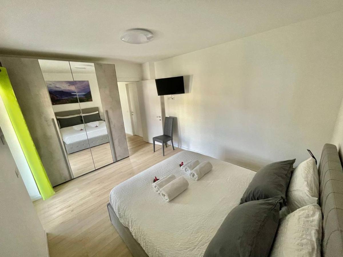 Le Terrazze Living Apartment ริวาเดลการ์ดา ภายนอก รูปภาพ