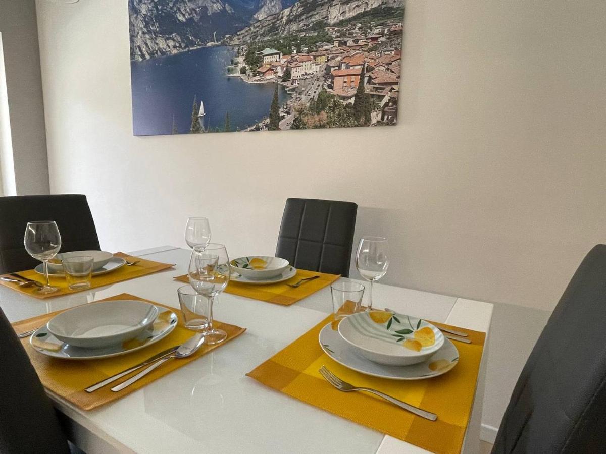 Le Terrazze Living Apartment ริวาเดลการ์ดา ภายนอก รูปภาพ
