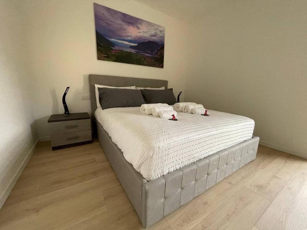 Le Terrazze Living Apartment ริวาเดลการ์ดา ภายนอก รูปภาพ